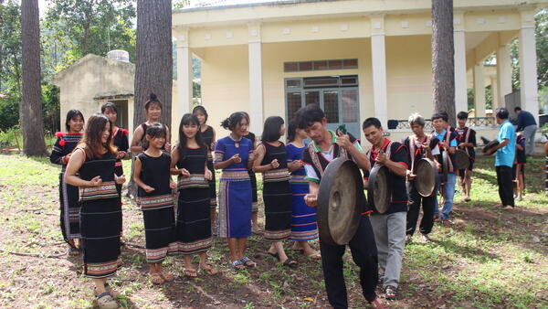 XÃ ĐĂK RVE KHAI GIẢNG 02 LỚP TRUYỀN DẠY CỒNG CHIÊNG, MÚA XOANG, GÓP PHẦN GÌN GIỮ VÀ PHÁT HUY BẢN SẮC VĂN HÓA DÂN TỘC