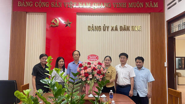 Thường trực Đảng uỷ, HĐND – UBND xã Đăk Rve, Uỷ ban Mặt trận Tổ quốc Việt Nam và các Tổ chức chính trị - xã hội xã Đắk Rve; thăm, chúc mừng Nhân kỷ niệm 96 năm Ngày truyền thống ngành Tuyên giáo của Đảng.