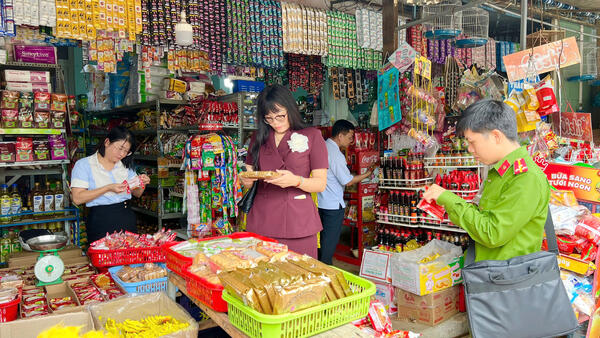 Xã Đăk Rve triển khai kiểm tra liên ngành bảo đảm an toàn thực phẩm dịp Tết Trung thu năm 2026