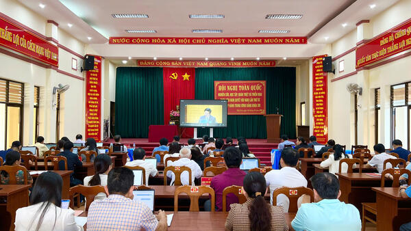 Xã Đăk Rve tham dự hội nghị toàn quốc nghiên cứu, học tập, quán triệt và triển khai thực hiện nghị quyết hội nghị lần thứ tư ban chấp hành trung ương đảng khóa XIV