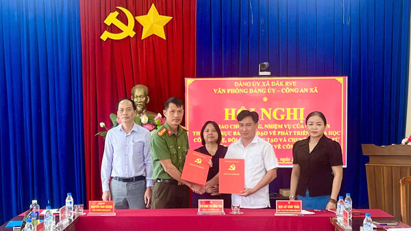 Xã Đăk Rve tổ chức Hội nghị Bàn giao nhiệm vụ Cơ quan Thường trực Ban Chỉ đạo về phát triển khoa học, công nghệ, đổi mới sáng tạo và chuyển đổi số