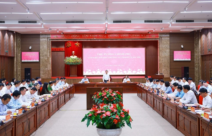 Toàn cảnh cuộc họp.