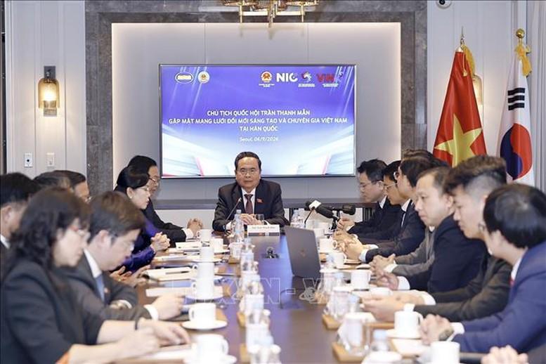 Chủ tịch Quốc hội gặp mặt thành viên Mạng lưới Đổi mới sáng tạo và chuyên gia Việt Nam tại Hàn Quốc- Ảnh 2.